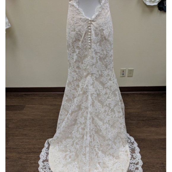Mermaid lace wedding dress bridal gown Sample 8 street Size 4 6 recommended - Picture 13 of 13